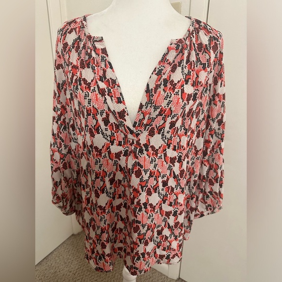 Joie Women's M 100% Silk Red White Geometric Snake Print Boho V-neck blouse - Picture 1 of 9